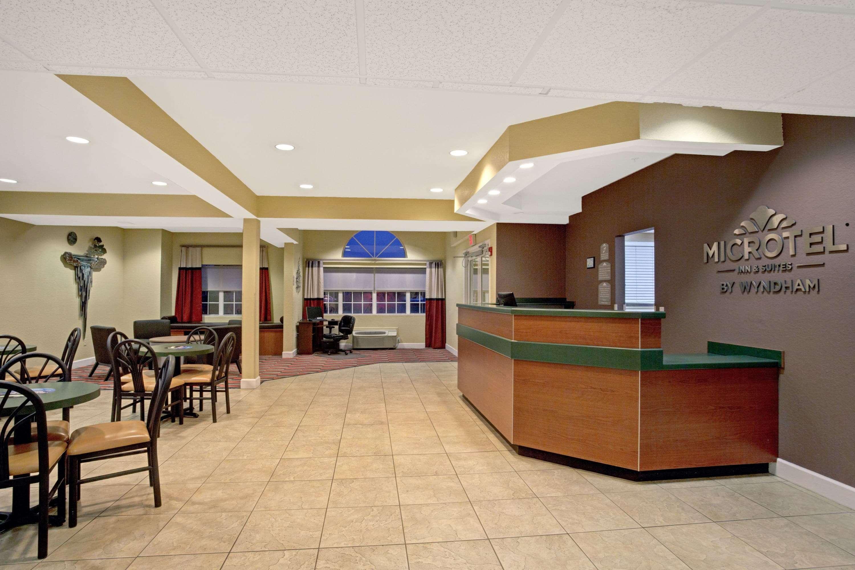 Microtel Inn&Suites by Wyndham Bushnell Exterior foto