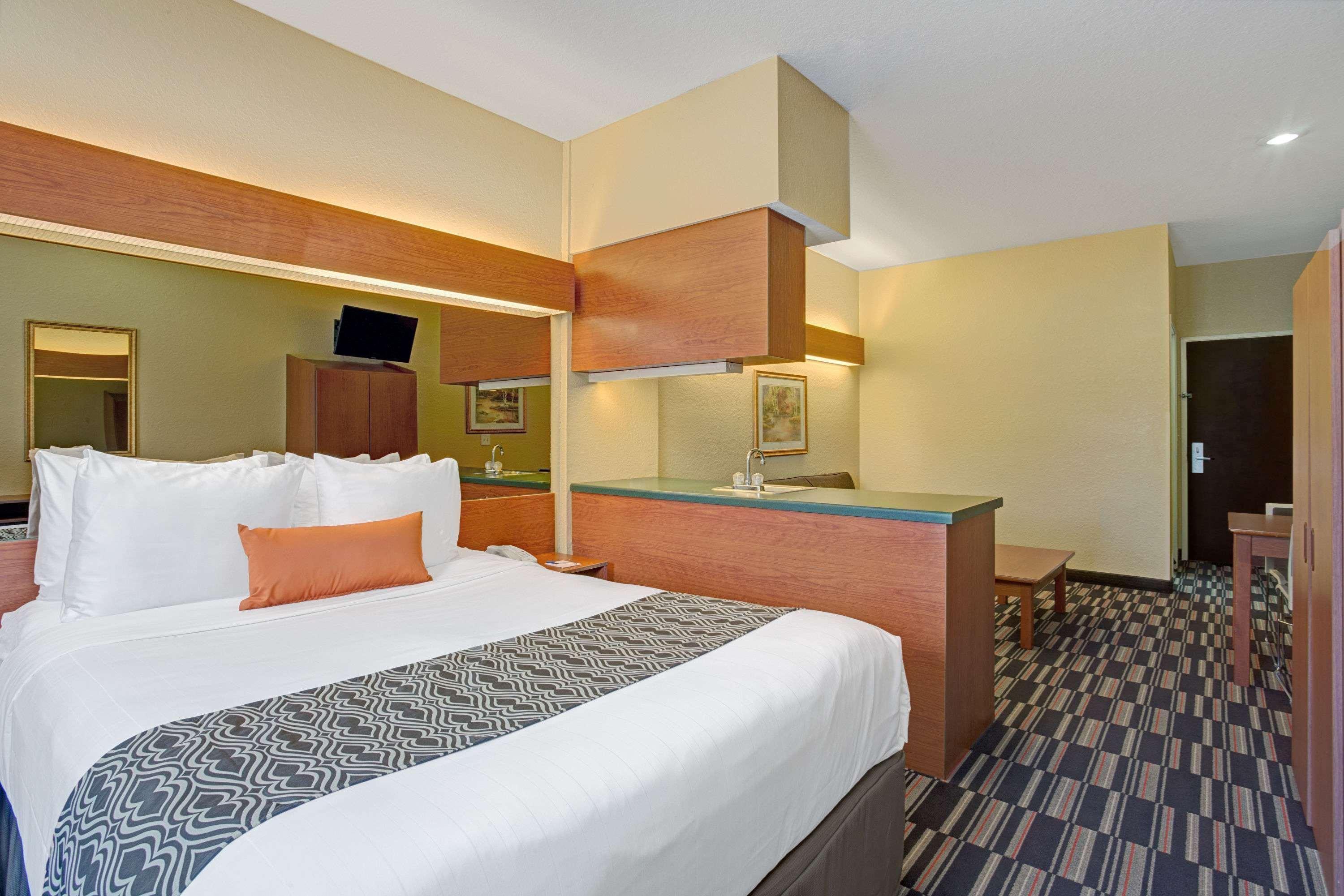Microtel Inn&Suites by Wyndham Bushnell Exterior foto